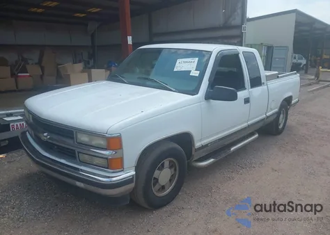 1997 Chevrolet C1500 Fleetside из США, поврежденный, VIN 2GCEC19R9V1105328